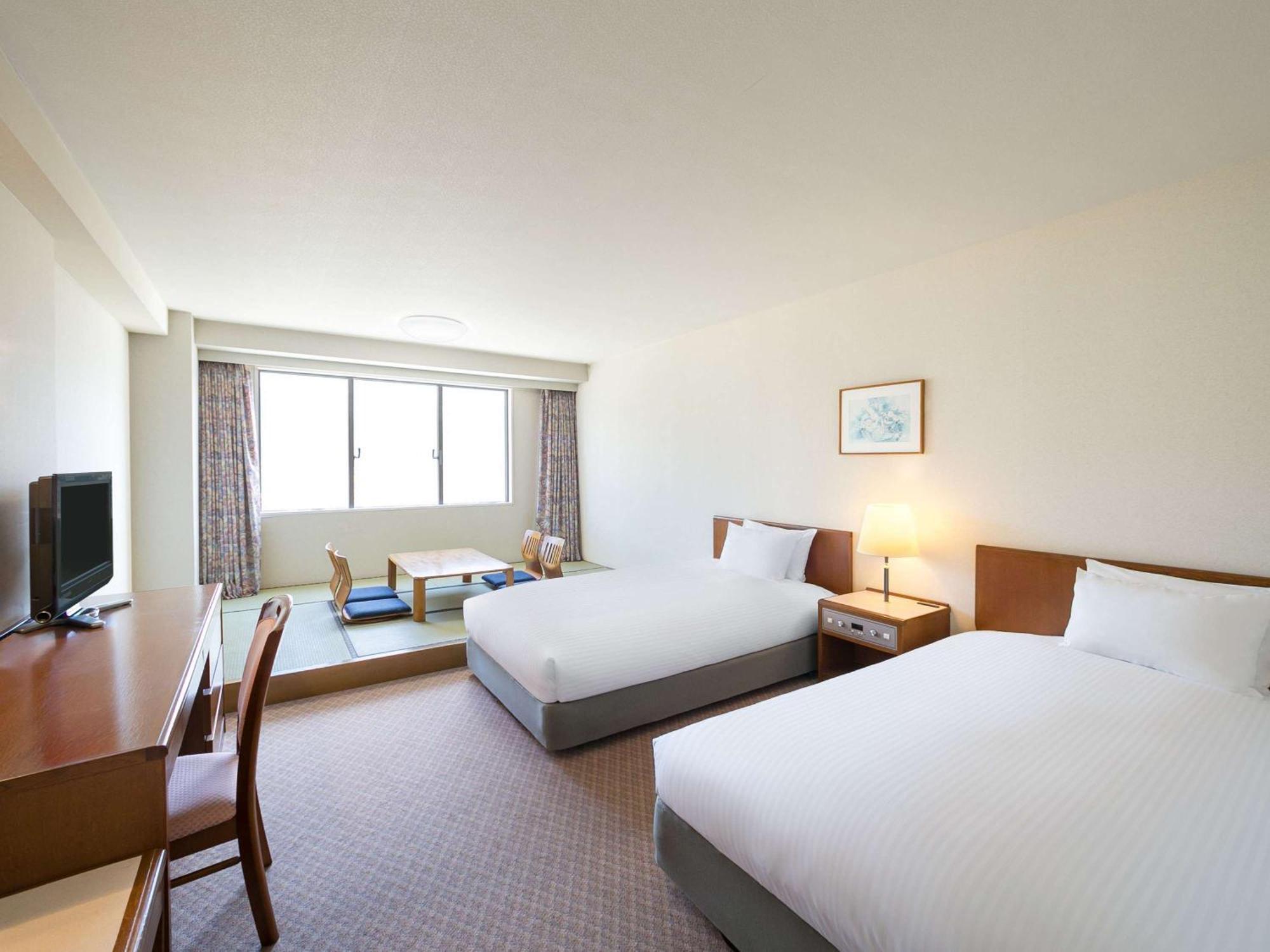 Hotel Mercure Saga 3*